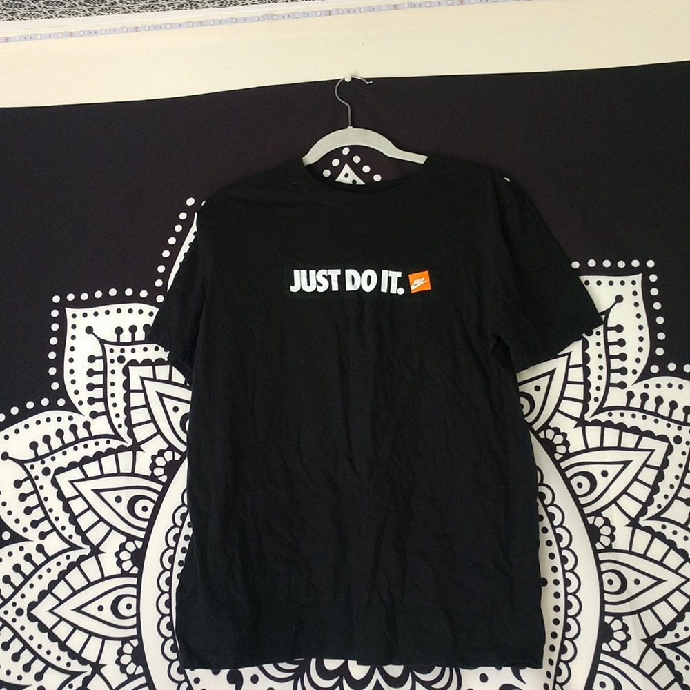 Nike tee